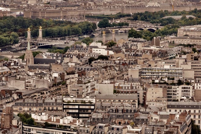 Private Paris Sightseeing City Tour by Minivan 9