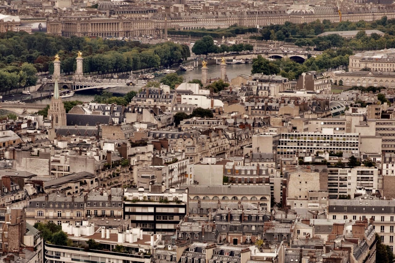 Private Paris Sightseeing City Tour by Minivan 9