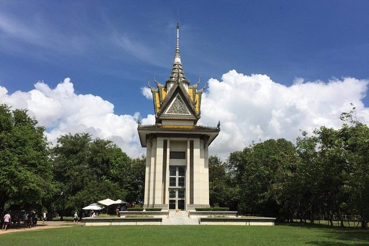 Guests enjoying a Phnom Penh sightseeing tour including cultural and historical landmarks