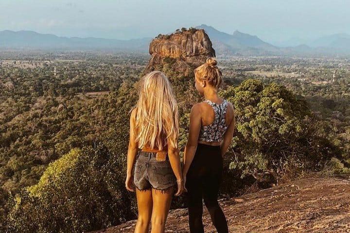 11 Days Tour Of Taprobane