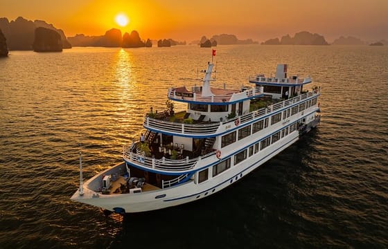 Bai Tu Long Luxury Cruises 2D/1N Tour: Kayaking, Swimming at the pristine places