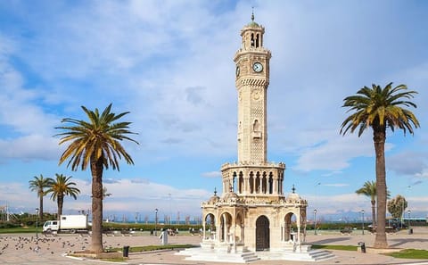 Izmir City Cultural Tour with Iconic Landmarks Visit