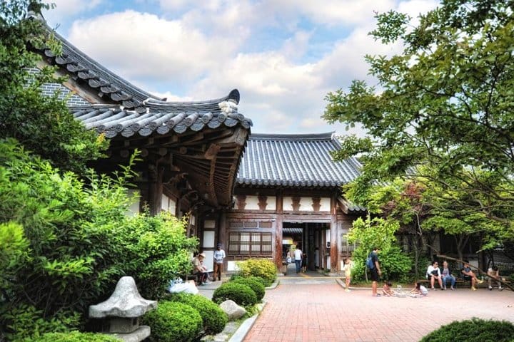 Autumn 10 days Jeonju&Mt.Naejangsan&Mt.Seorak&Mungyeong&Jeju&Busan on Early Nov