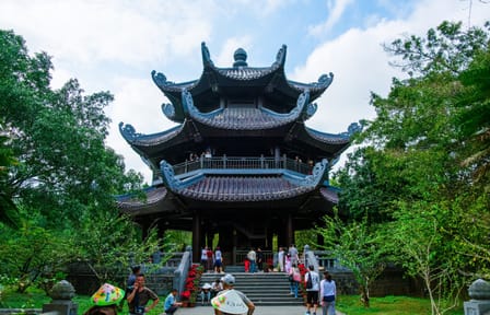Ninh Bình Day Tour: Explore Bai Dinh and Trang An Highlights