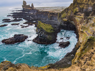 Seacliffs and Lóndrangar pinnacles at Snæfellsnes Peninsula