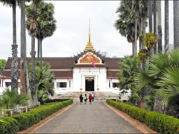 Luang Prabang Classic City Tour with Pak Ou Boat Ride