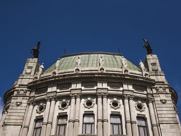Vigo Heritage – Maritime History, Iconic Streets & Local Cuisine
