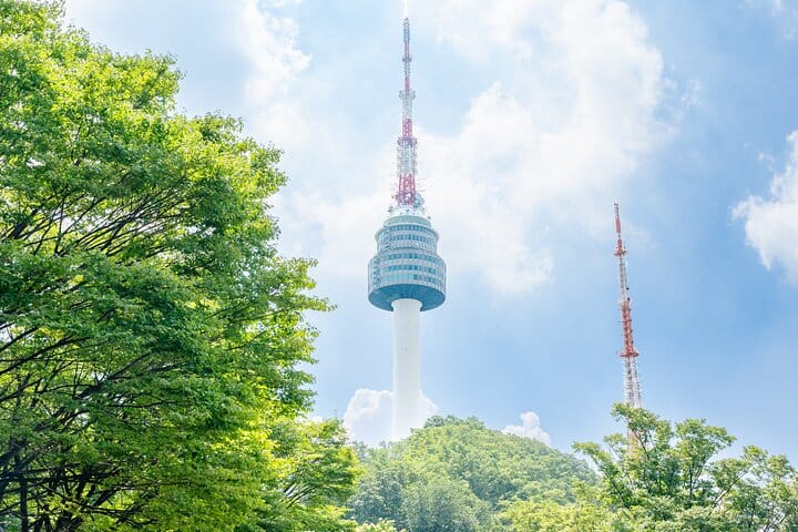 airport pickup, Seoul culture tour, Seoul first‑time visitors,Seoul private tour,hotel pickup, Seoul small group,family‑friendly Seoul,wheelchair accessible Seoul tour,N Seoul Tower,Custom itinerary