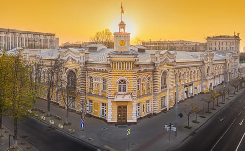 Chisinau City Tour and Cricova Wine Cellar Visit