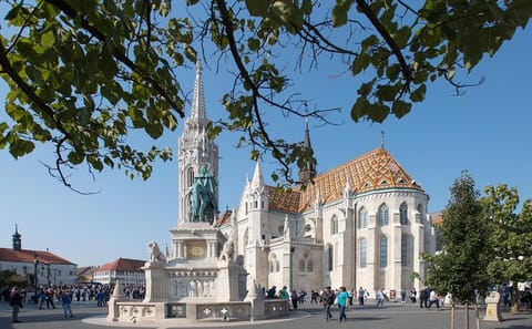 Budapest Grand City Tour with Visit to Parliament Building