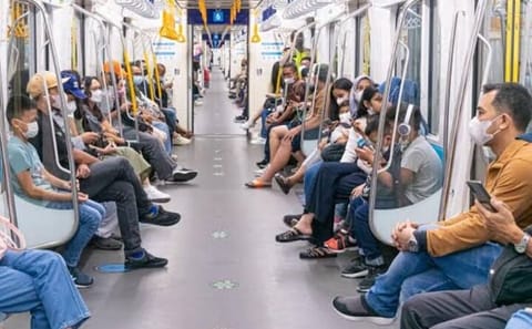 Walking Tour of Central Jakarta Using Public Transportation