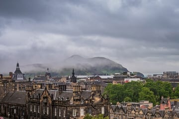 Walking Tour of Edinburgh's Historic Sites and Christmas Market