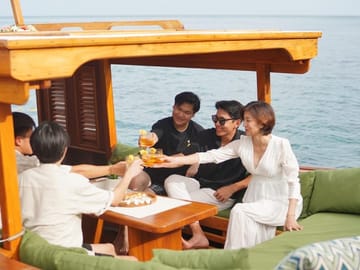 Luxury Full-Day Long-Tail Boat Tour from Chalong, Phuket