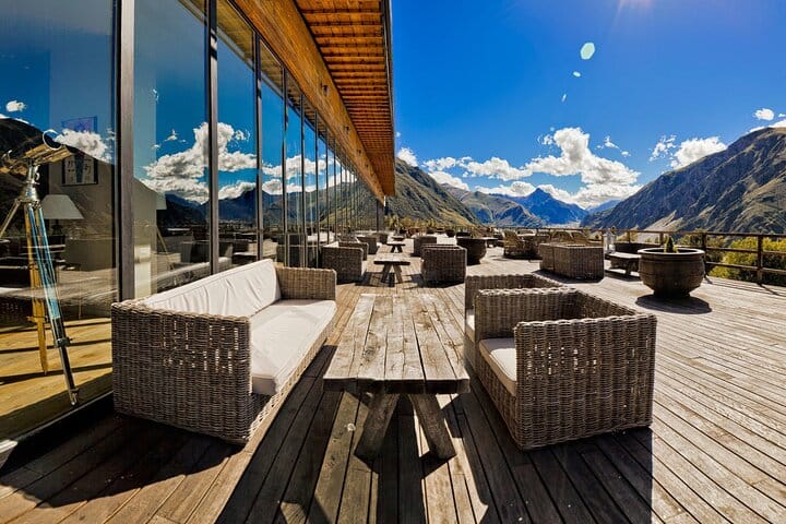 4 Full days in Georgia with private tour, free aiport