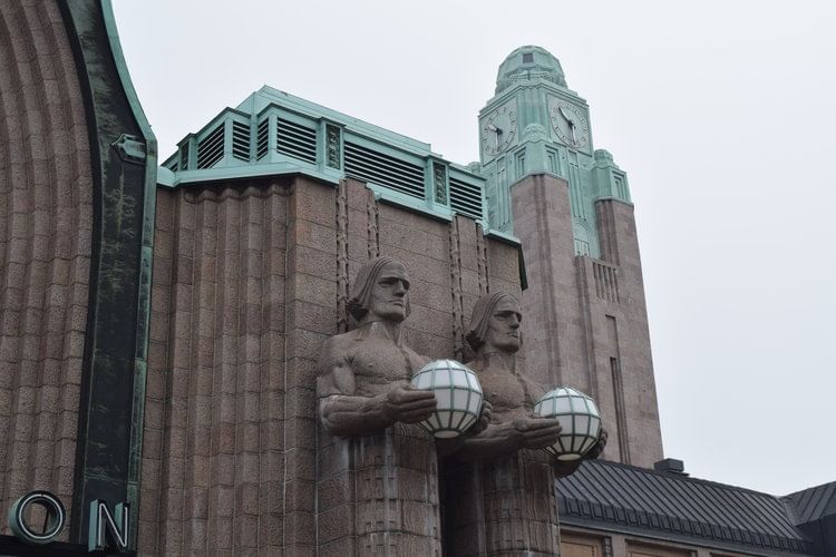 The Helsinki Central railway station, a pearl among Helsinki's art nouveau buildings, was designed by Eliel Saarinen and opened in 1919.