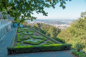 Small Group Braga and Guimarães Tour with Hotel Pick-up