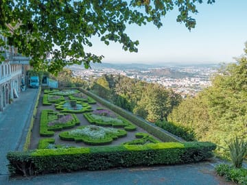 Small Group Cultural Tour of Braga and Guimarães from Porto