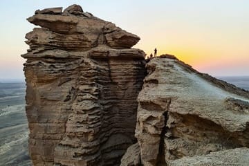 Edge of the World Hike and 4x4 Safari near Riyadh