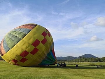 Hot Air Balloon Adventure Over Mueang Chiang Rai's Landscapes