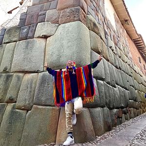 Cus-22 : Cusco's Secrets Revealed - Visit The Legendary 12-Angle Stone for Free 