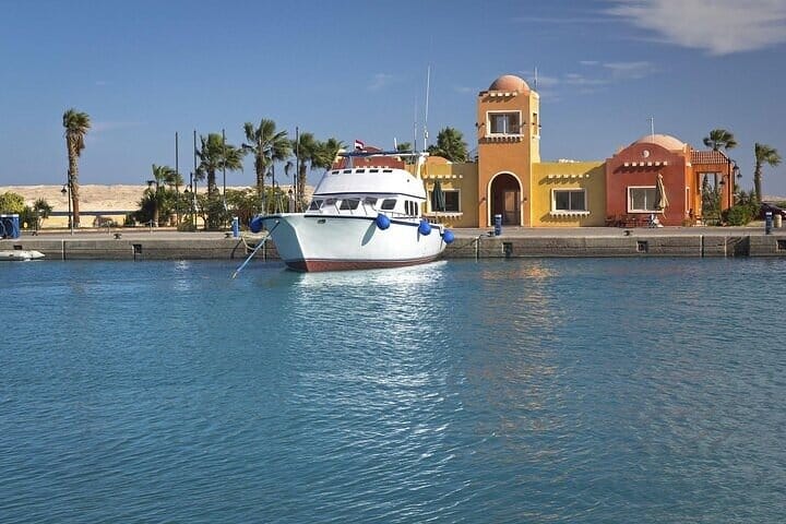 Hurghada City Tour and Handicrafts Shop With transfer - Hurghada