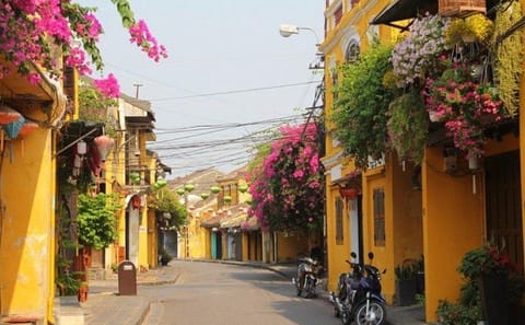 Cultural Sightseeing Tour of Hanoi and Ha Long Bay
