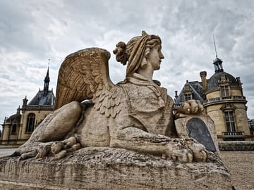 Private 2-Hour Walking Tour of Chantilly's History and Architecture