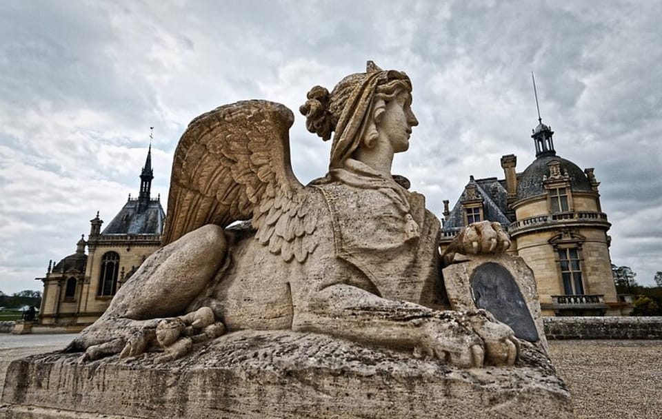 Private 2-Hour Walking Tour of Chantilly's History and Architecture