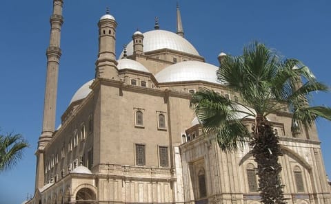 Cairo Day Tour: Egyptian Museum, Old Cairo & Khan El Khalili