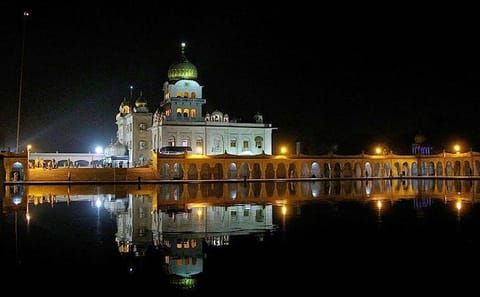 Evening Delhi Tour with Dinner in Private Air-Conditioned Vehicle