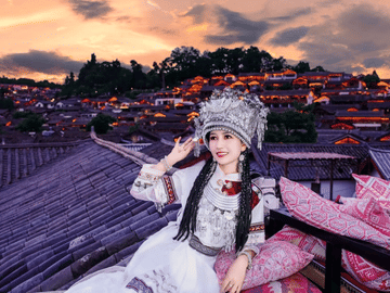 Lijiang: Naxi Costume Photoshoot in Lijiang Old Town