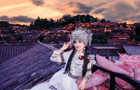 Naxi Costume Photoshoot Experience in Lijiang Old Town