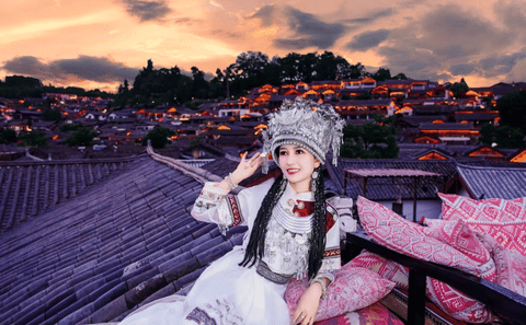 Naxi Costume Photoshoot Experience in Lijiang Old Town