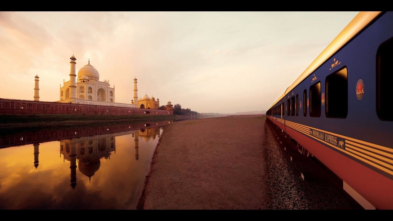 Day trip to Taj Mahal by Super fast train