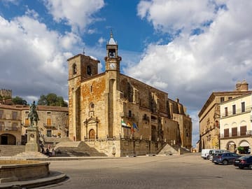 Trujillo Highlights: Pizarro’s City, Palaces & Medieval Castle