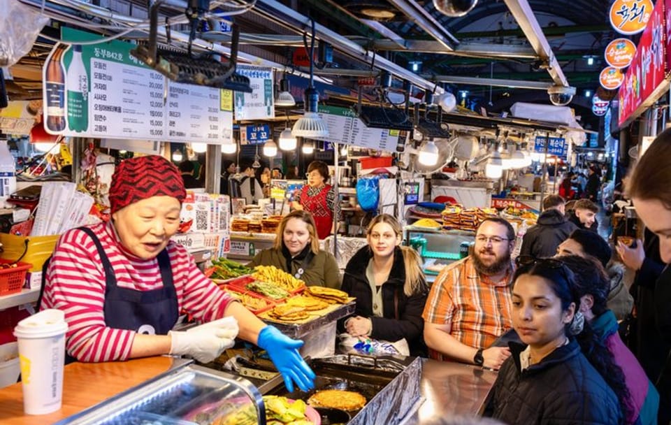 Culinary Tour of Dongmyo Flea Market and Gwangjang Market
