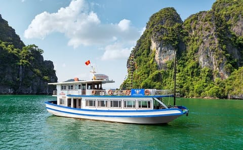 Halong Bay Day Cruise: Kayaking, Swimming, and Island Visit