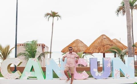 Professional Photo Shoot Experience in Cancun