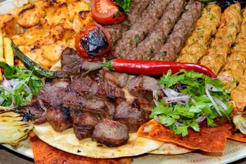 Istanbul Street Food Tour: Private Taste of Two Continents