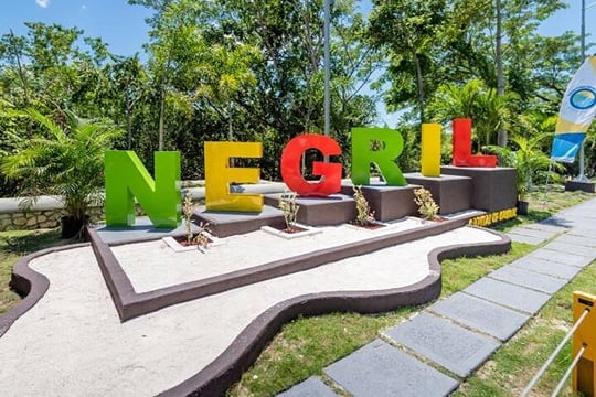 MBJ Airport Private Round-Trip Transfers to Negril Hotels & Villa