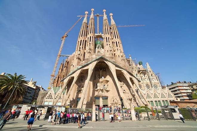 Best of Barcelona Excursion: small-group with pickup/drop-off