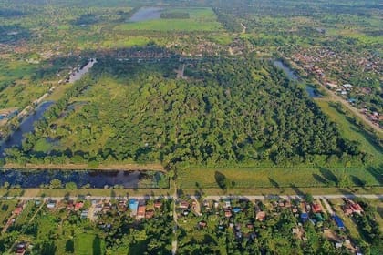 Banteay Chhmar Temple & Silk Farm Private Day Trip from Siem Reap