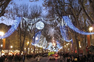 Walking Tour of Aix-en-Provence with Christmas Market Experience