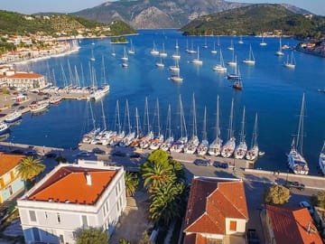 Ithaca Day Cruise to Gidaki Beach and Vathy from Agia Effimia