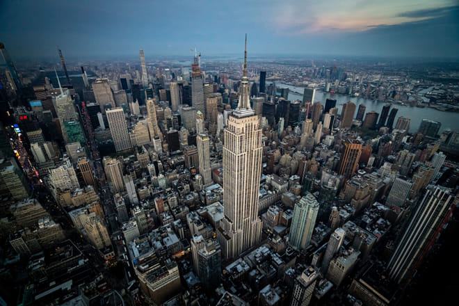 Couple's Private Scenic NYC Helicopter Charter from Manhattan with Champagne Toast photo 4