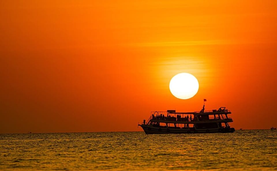 Half-Day Sunset BBQ and Night Squid Fishing in Phu Quoc