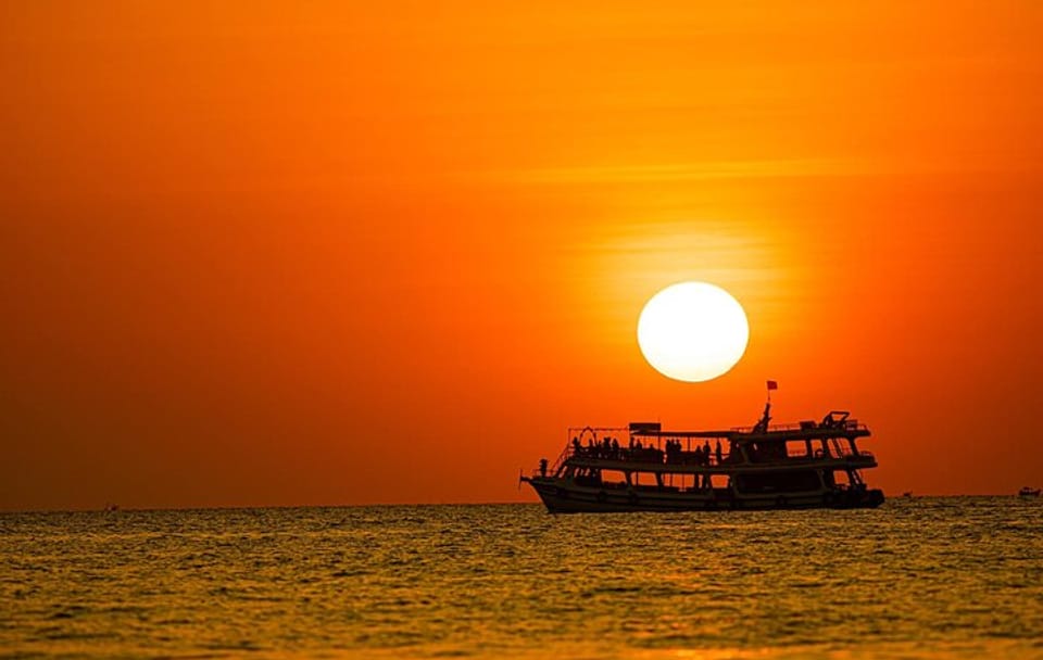 Half-Day Sunset BBQ and Night Squid Fishing in Phu Quoc