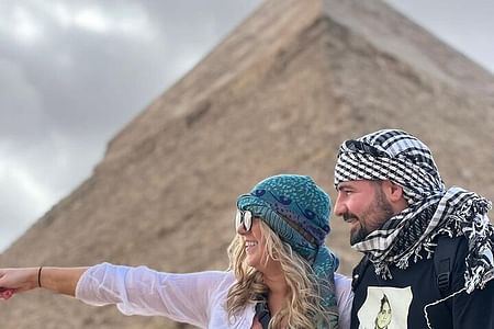 Private Guided Tour: Giza Pyramids & Egyptian Museum Experience