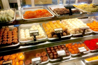 Walking Tour of Little India in Singapore