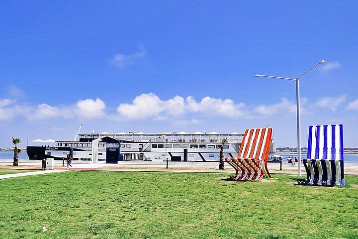 AVEIRO & COSTA NOVA: Full-Day Private Tour from Porto